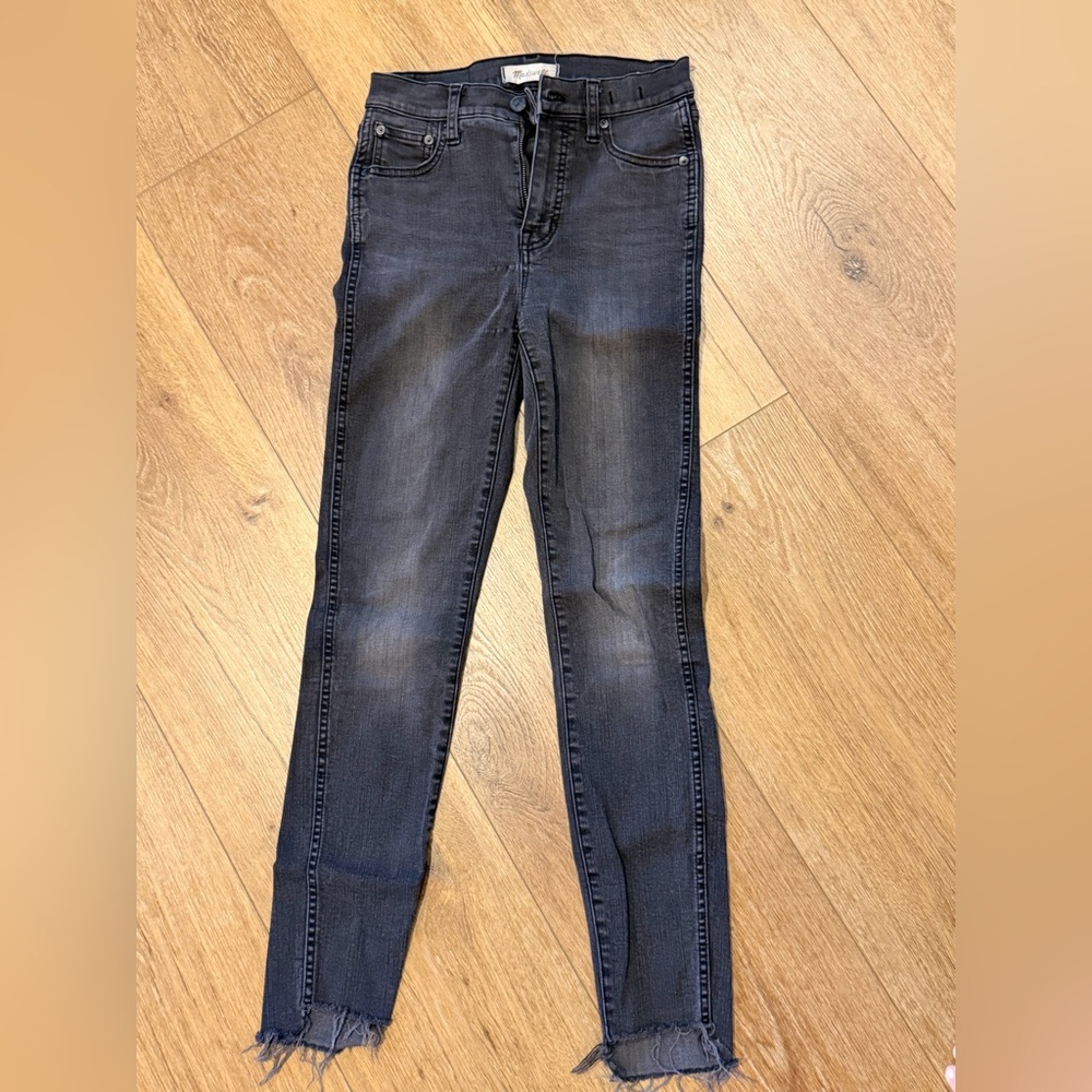 ⭐️4 for $20 Madewell Women's Dark Gray Skinny Jeans